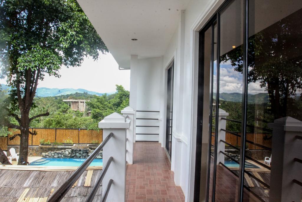 Hilltop Pool And Villa Puerto Princesa Екстериор снимка