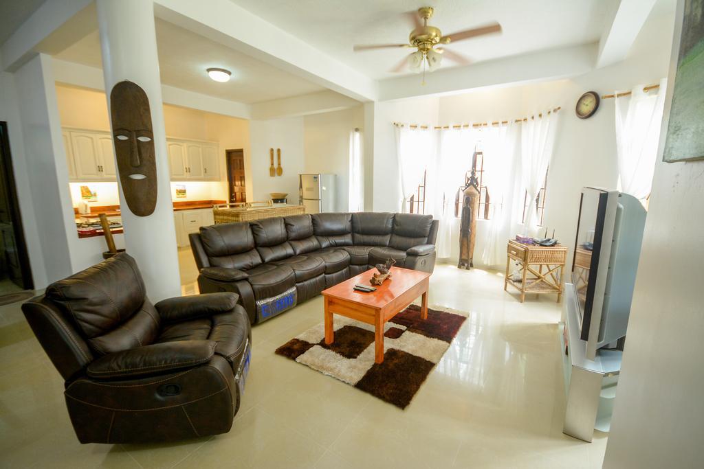 Hilltop Pool And Villa Puerto Princesa Екстериор снимка