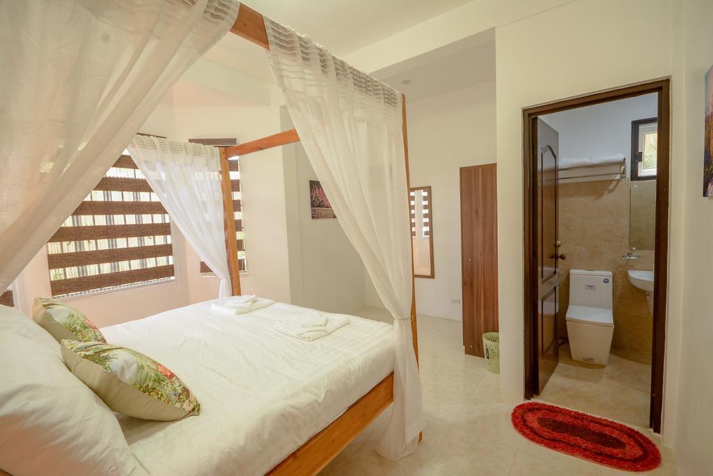 Hilltop Pool And Villa Puerto Princesa Екстериор снимка