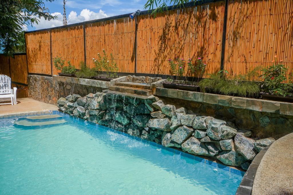 Hilltop Pool And Villa Puerto Princesa Екстериор снимка