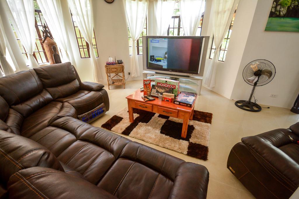 Hilltop Pool And Villa Puerto Princesa Екстериор снимка